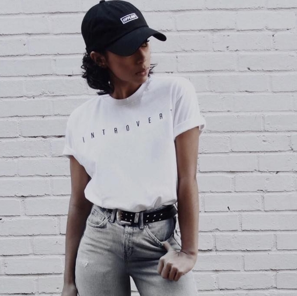 Liza Koshy INTROVERT t-shirt - Picture 1 of 3